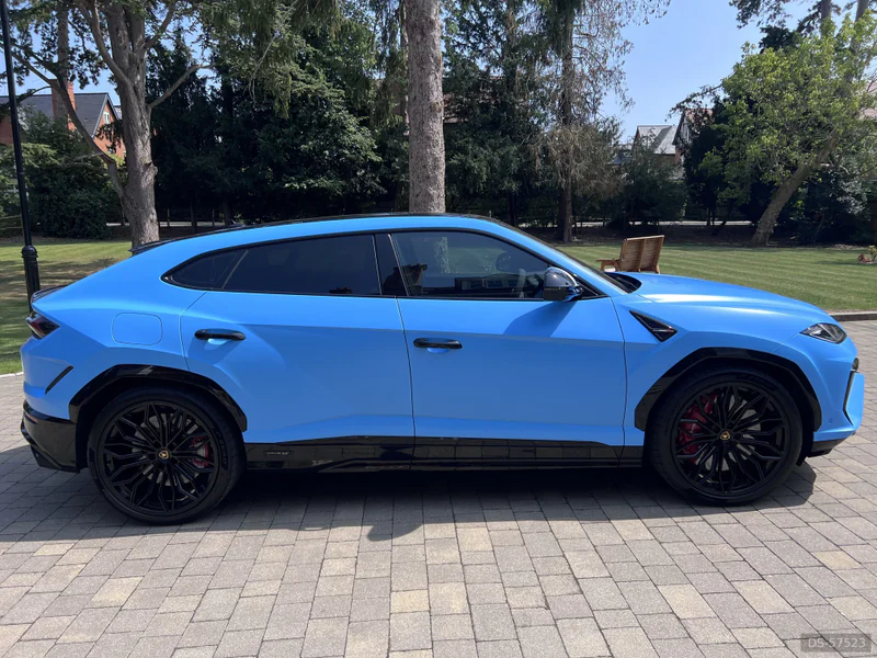 2025 Lamborghini Urus Se in London 2