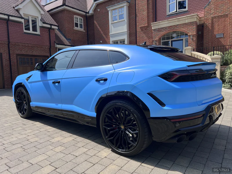 2025 Lamborghini Urus Se in London 3