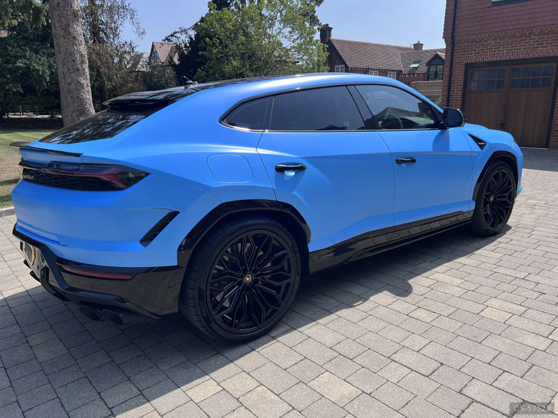 2025 Lamborghini Urus Se in London 5