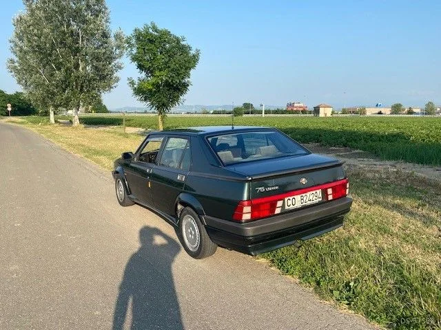 1991 Alfa Romeo 75  in Milano 8