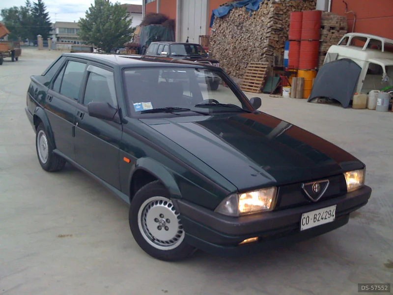 1991 Alfa Romeo 75  in Milano 9