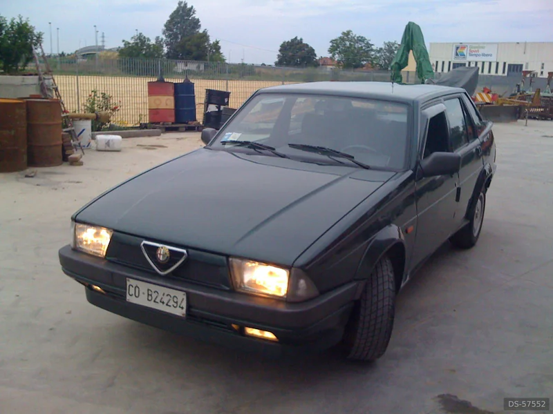 1991 Alfa Romeo 75  in Milano 11
