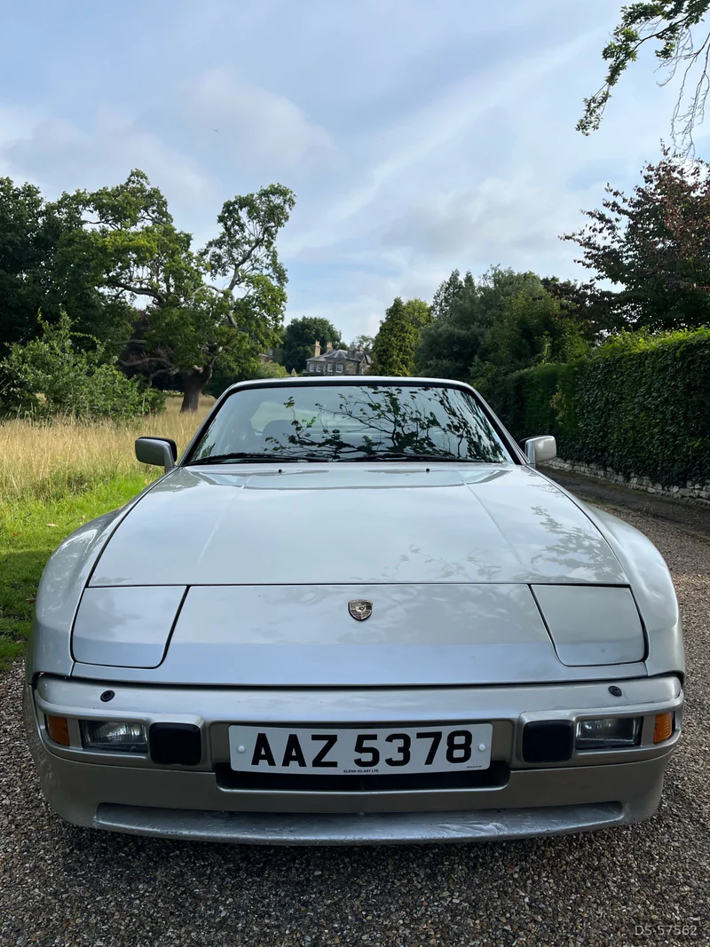 1983 Porsche 944 in London 2