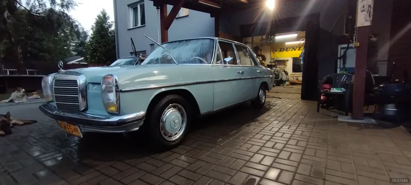 1971 Mercedes-Benz W115 in Milanówek 2