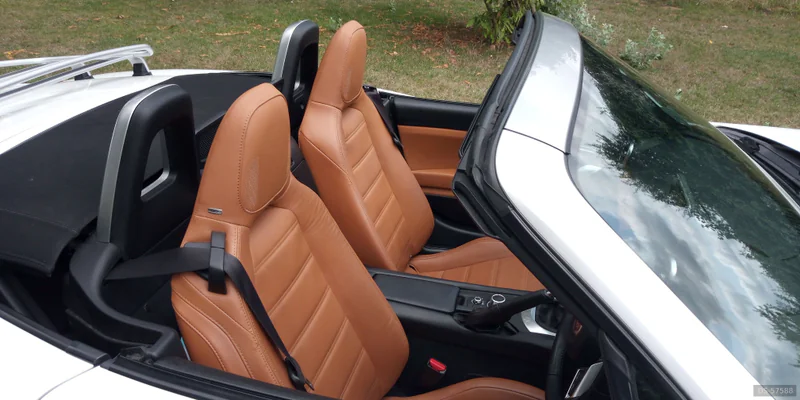 2017 Fiat 124 Spider in Herefordshire 5