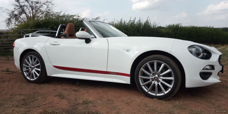 2017 Fiat 124 Spider in Herefordshire 9