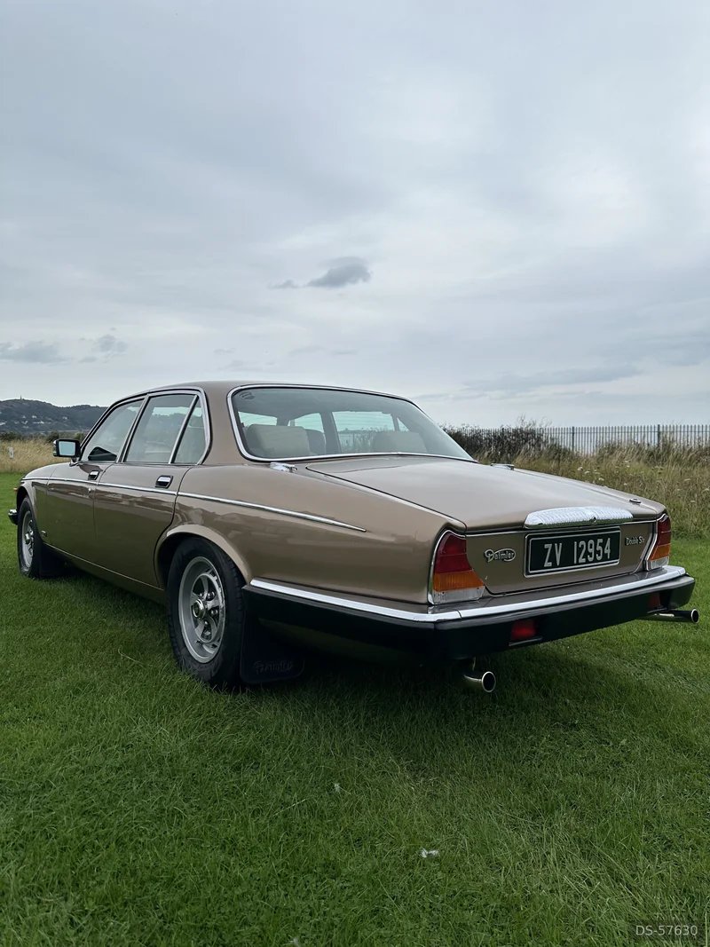 1988 Daimler Double Six in Dublin 5
