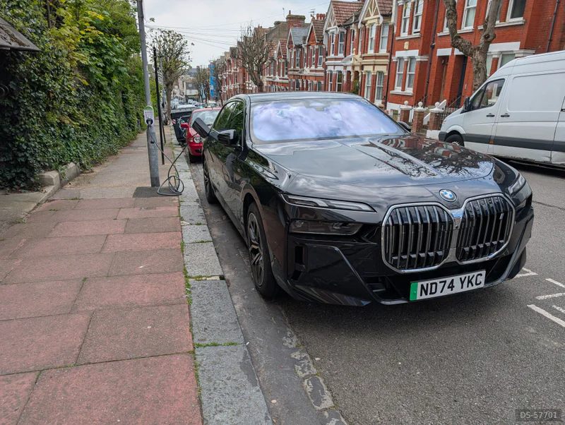 2024 BMW I7 in Cardiff 3