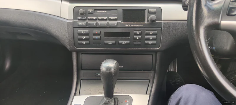 2004 BMW 330 Ci in London 8