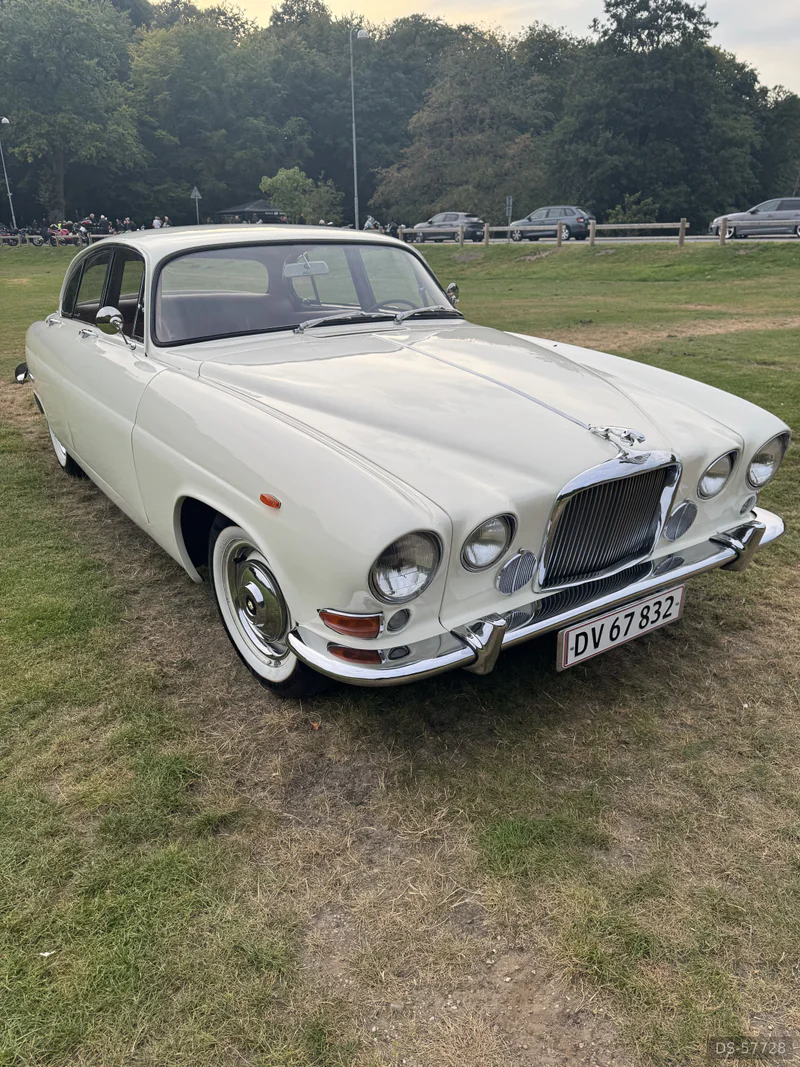 1962 Jaguar Mk X in Langeskov 8