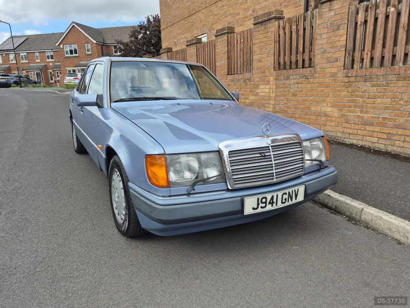 1991 Mercedes-Benz W124 E Class 230e in Bradford 2