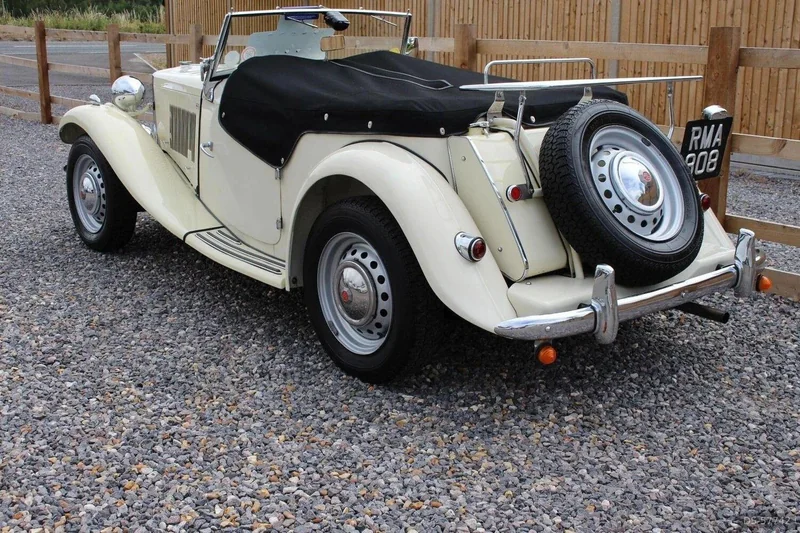 1953 MG TD (T-Type) 1953 in Surrey 4