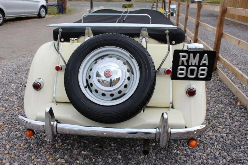 1953 MG TD (T-Type) 1953 in Surrey 5