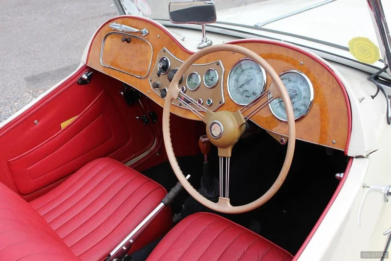 1953 MG TD (T-Type) 1953 in Surrey 7