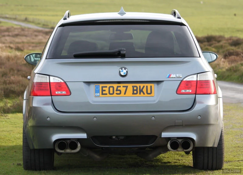 2007 BMW E61 M5 Touring V10 in Ashtead 4