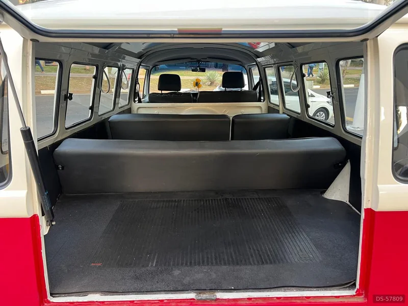1993 Volkswagen Kombi in São Paulo 5