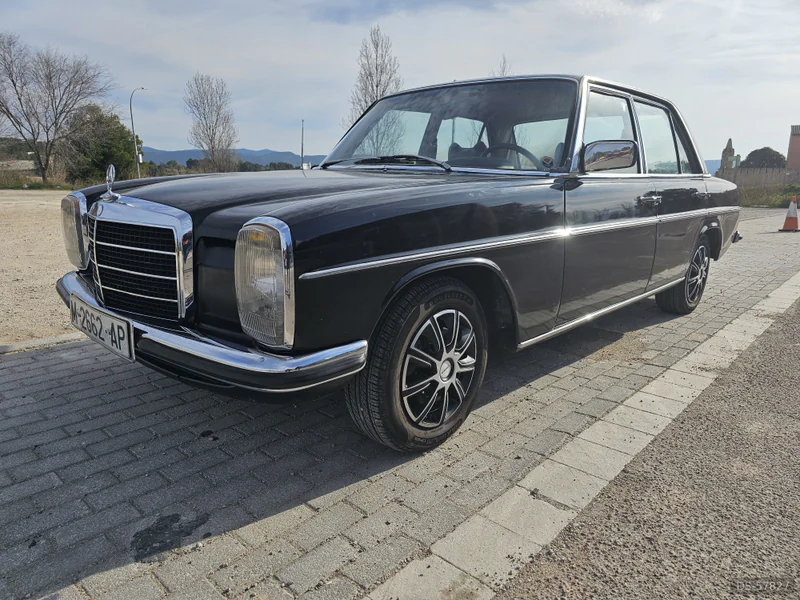 1975 Mercedes-Benz 230.6 in Igualada 2
