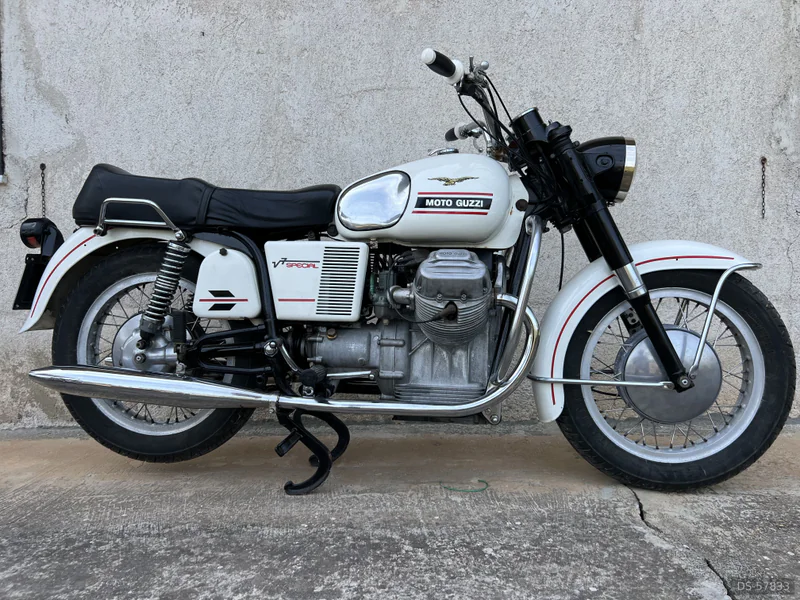 1970 Moto Guzzi V7 Special in Palermo 2