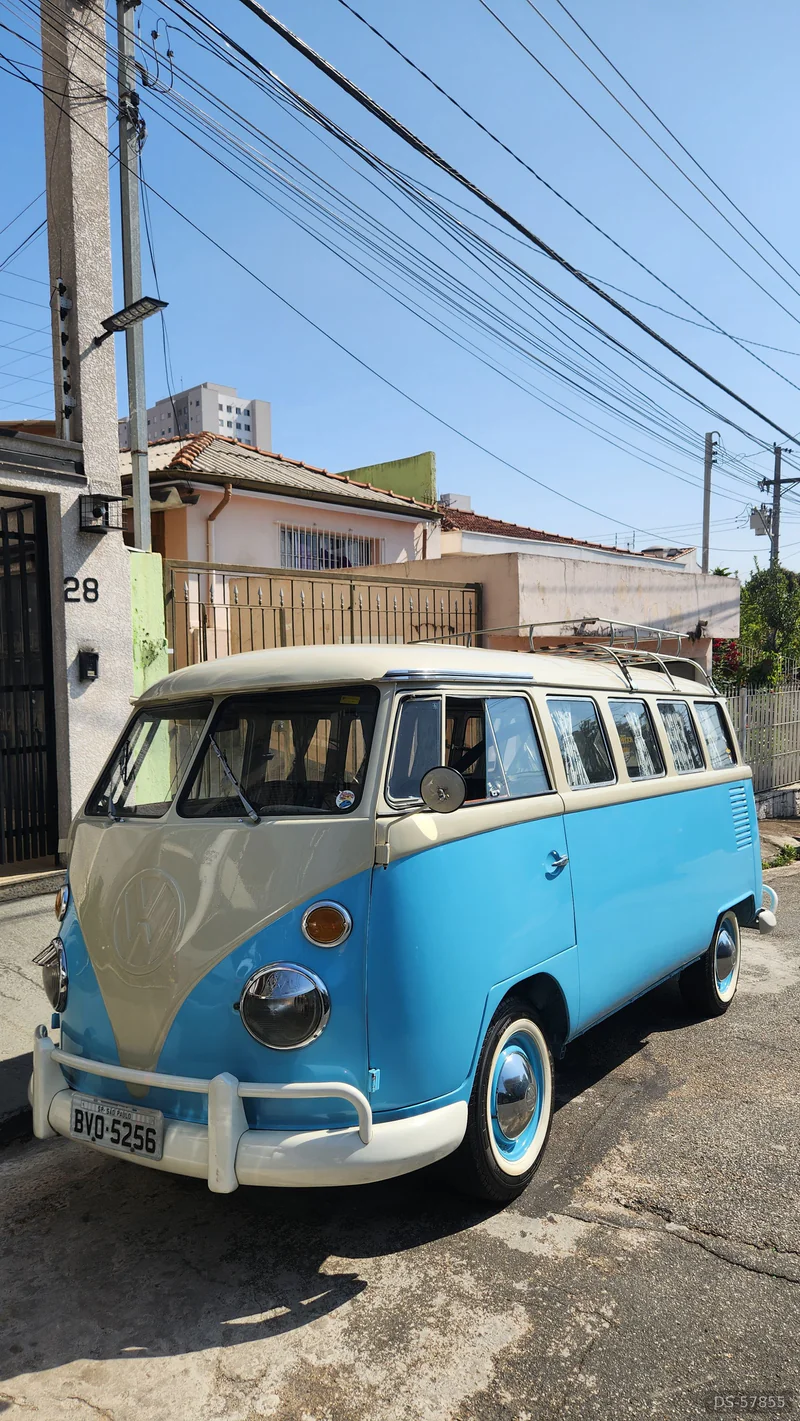 1974 Volkswagen Kombi in São Paulo 1