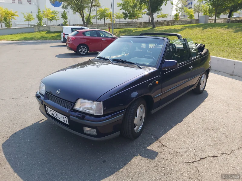 1992 Opel Kadett Gsi Cabrio in Colmenar Viejo 3