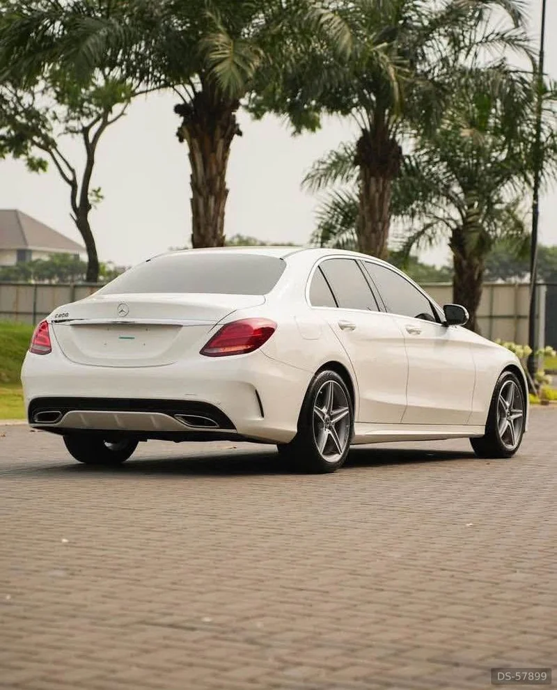 2018 Mercedes-Benz C180 Amg in Cape Town 3