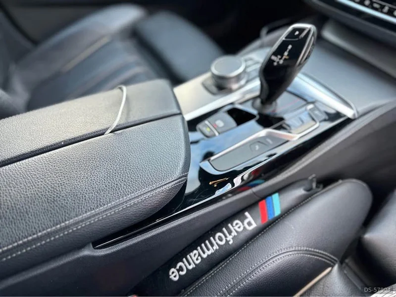 2020 BMW 530e in London 4