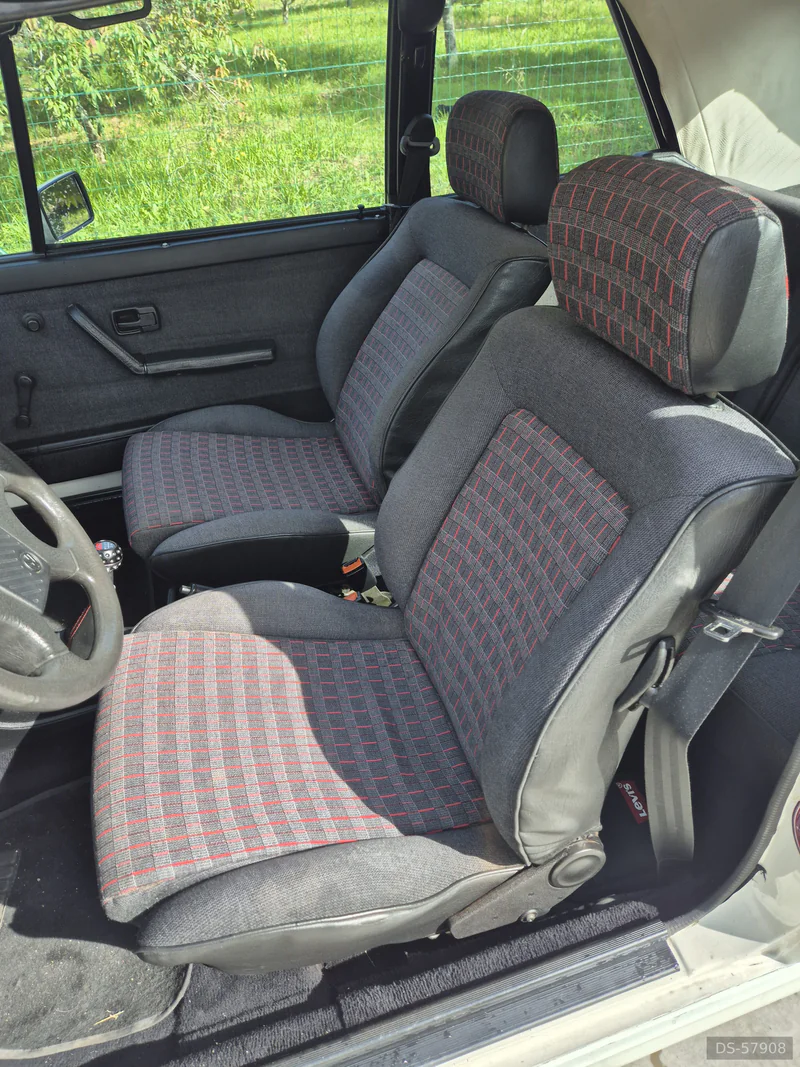 1987 Volkswagen Golf Mk1 Cabrio in Moaña 8