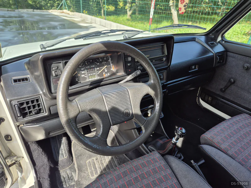 1987 Volkswagen Golf Mk1 Cabrio in Moaña 9