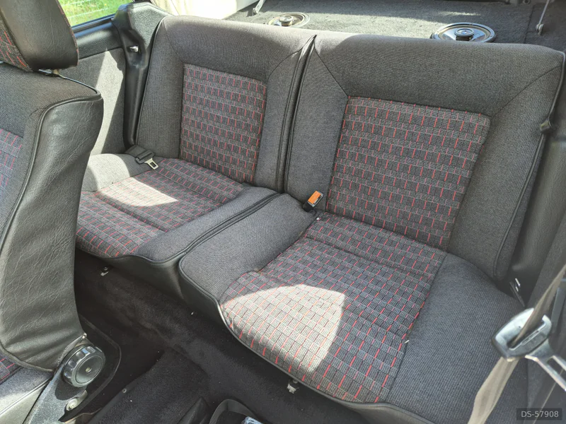 1987 Volkswagen Golf Mk1 Cabrio in Moaña 10