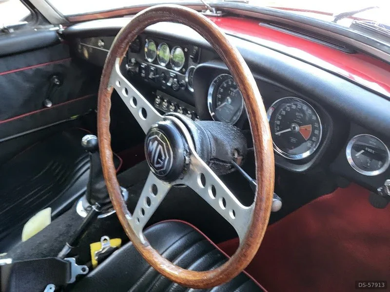 1972 MG B Roadster in Adstock 10