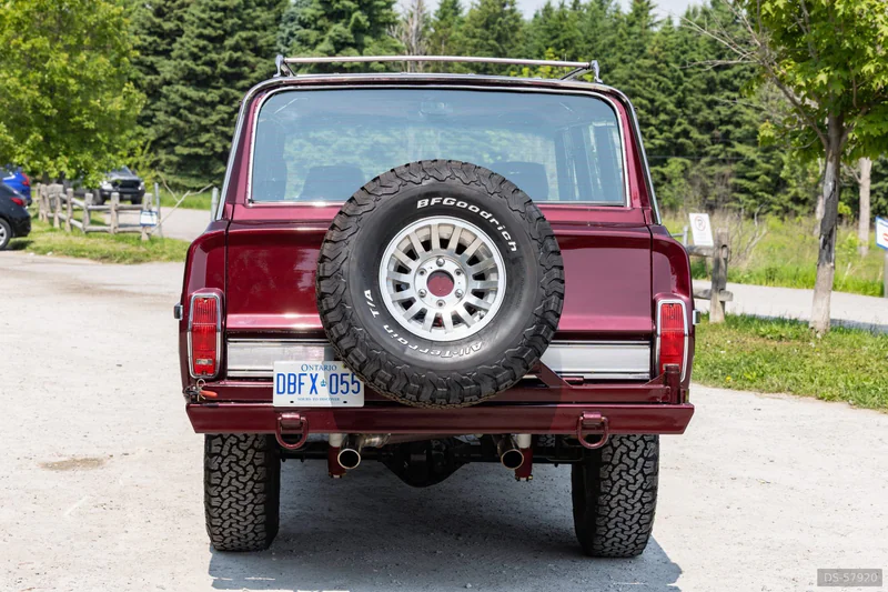 1988 Jeep Grand Wagoneer in Oakville 4