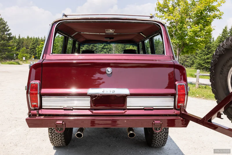 1988 Jeep Grand Wagoneer in Oakville 5