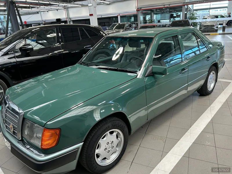 1990 Mercedes-Benz W124 230 E in Lisboa 2