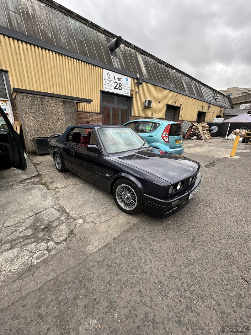 1991 BMW 3 Series in London 3
