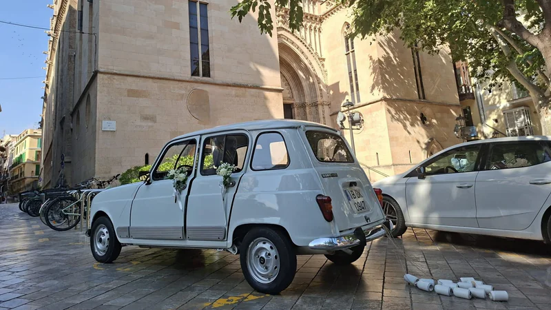 1990 Renault 4l in Palma De Mallorca 2
