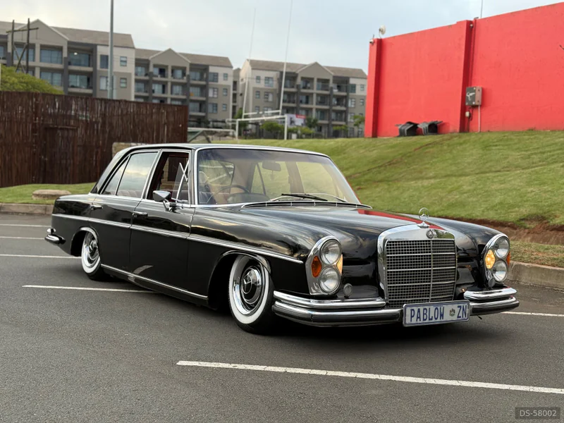 1969 Mercedes-Benz W108 280s in Bluff 2