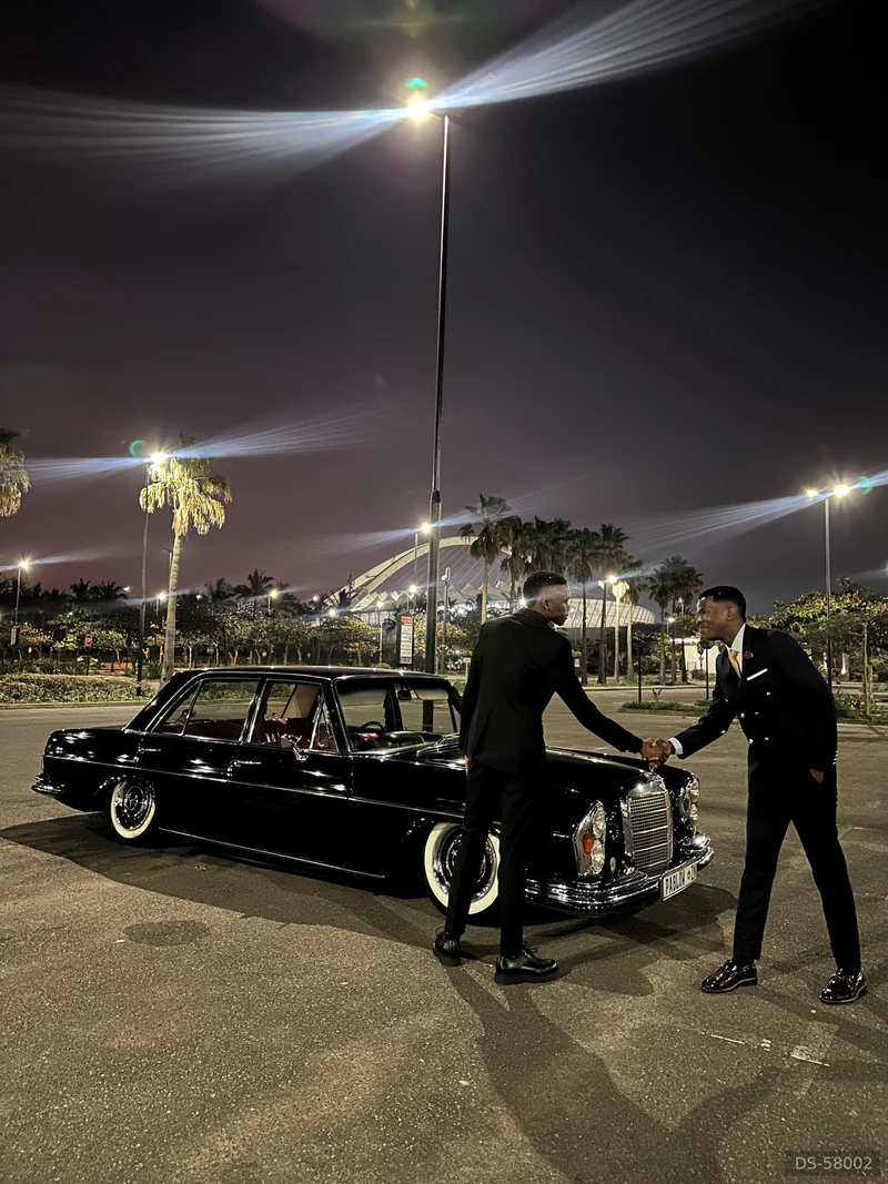 1969 Mercedes-Benz W108 280s in Bluff 4
