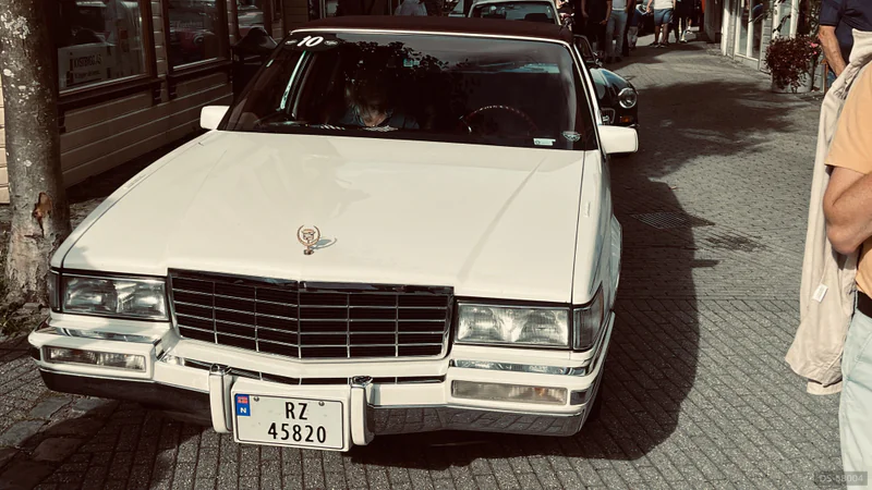 1992 Cadillac Sedan Deville V8 in Tananger 2