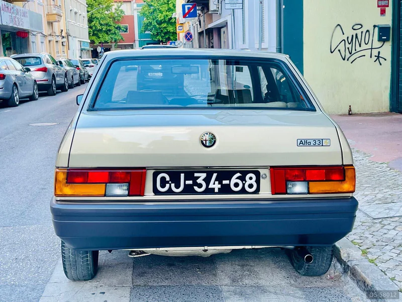 1984 Alfa Romeo 33 Quadrifoglio Oro in Lisboa 4