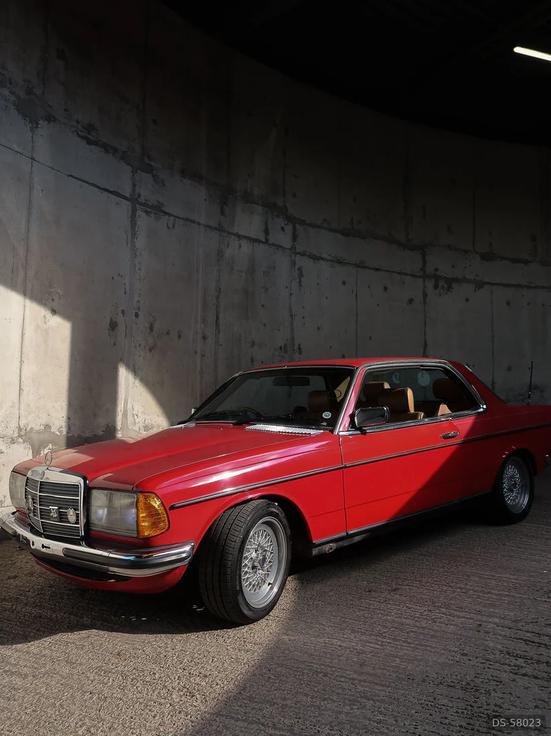 1985 Mercedes-Benz 230 Ce in London