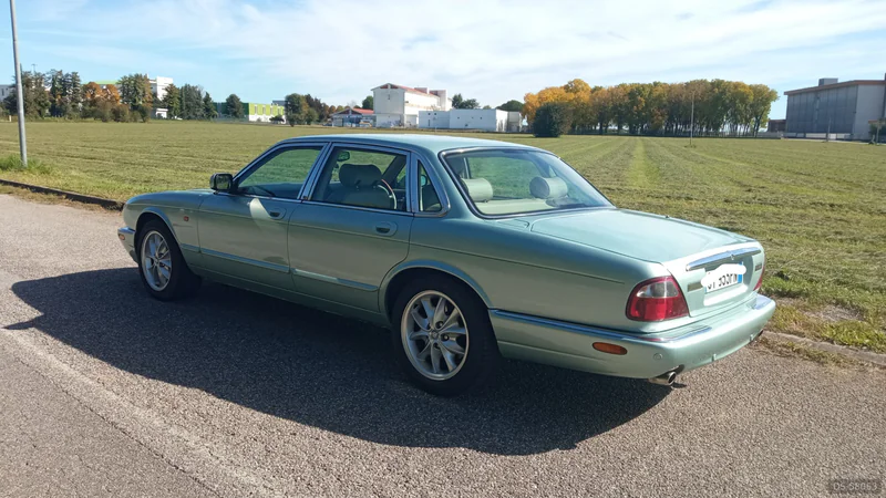 2000 Jaguar Xj8 in San Daniele Del Friuli 4
