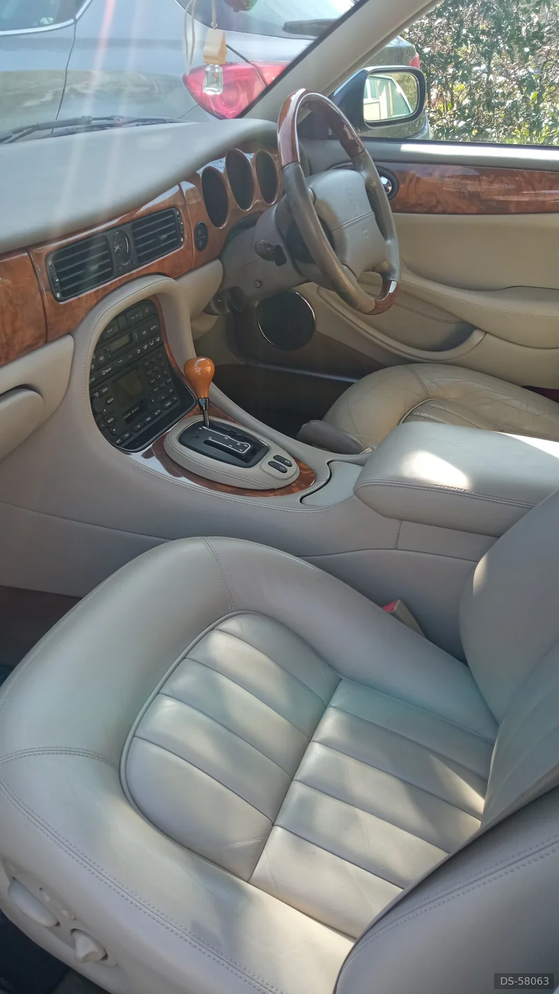 2000 Jaguar Xj8 in San Daniele Del Friuli 6