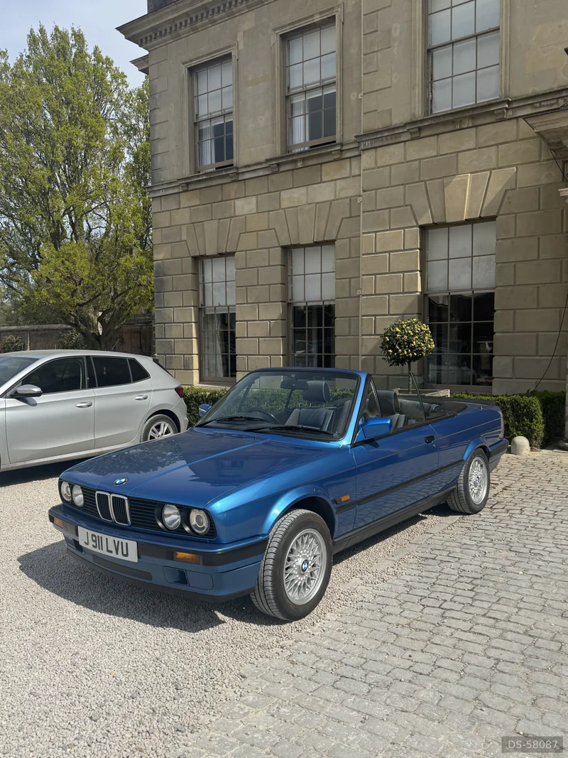 1991 BMW E30 318i Convertible Design Edition in London 4