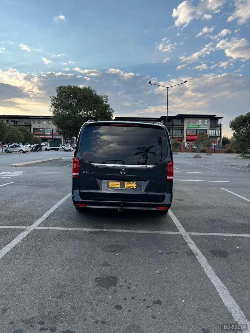 2023 Mercedes-Benz V Class 300d in Northriding, Randburg 3