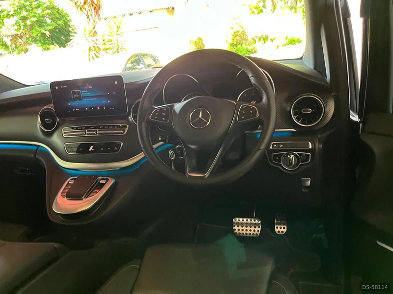 2023 Mercedes-Benz V Class 300d in Northriding, Randburg 9