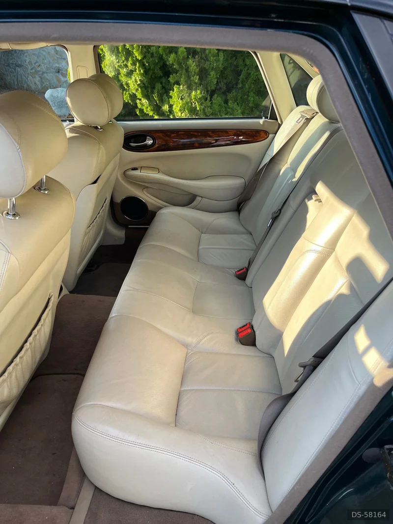2001 Jaguar Xj Executive in Barcelona 3