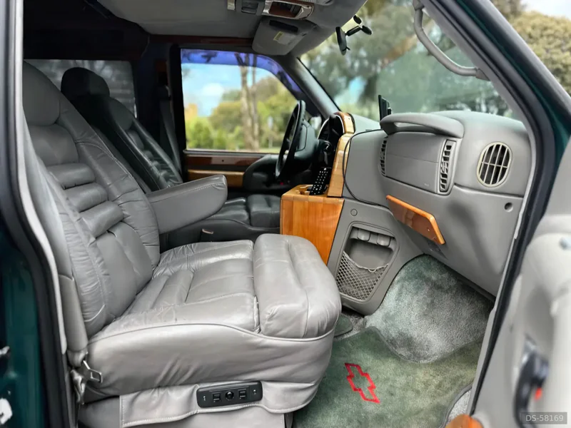 1997 Chevrolet Astro in Cairnlea 7