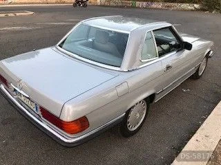 1988 Mercedes-Benz 300sl W107 in Roma 2