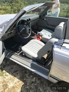 1988 Mercedes-Benz 300sl W107 in Roma 4
