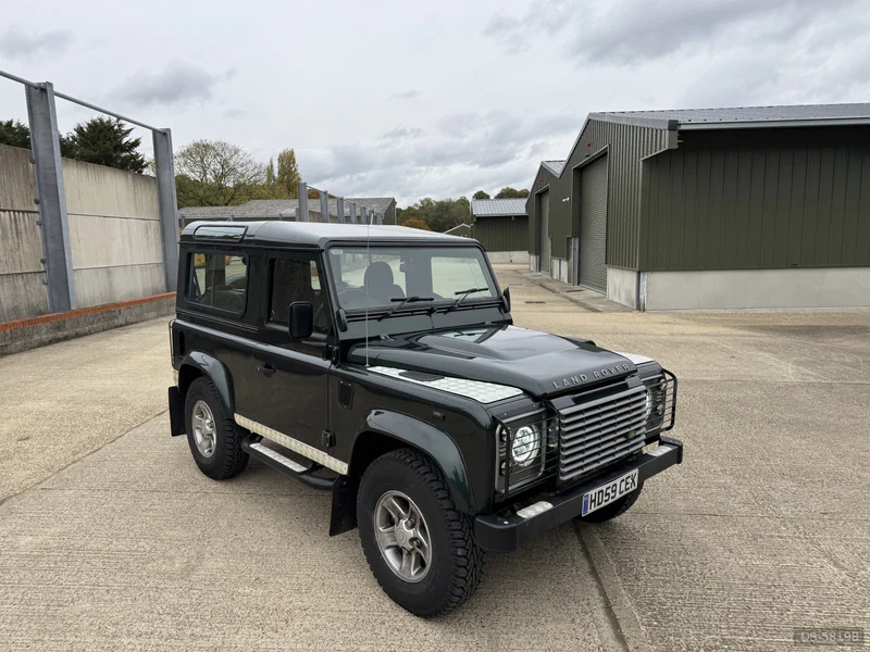 2010 Land Rover Defender 90 in Westerham 2